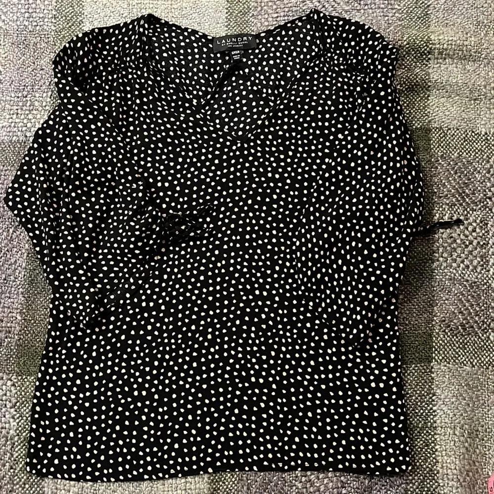 Laundry by Shelli Segal blouse‎